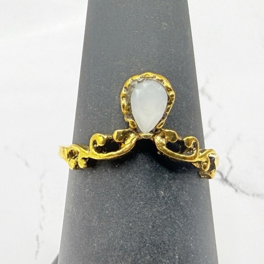 Gold Tone White Teardrop Ring Ornate Scroll Statement Ring Size 7